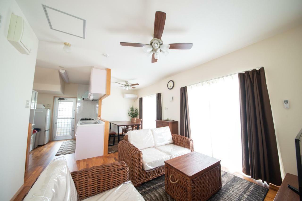 Вілла Pine House In Ishigaki Ishigaki  Екстер'єр фото